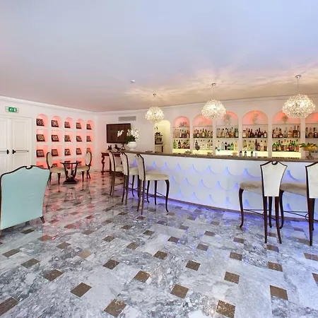 Hotel Grand La Favorita