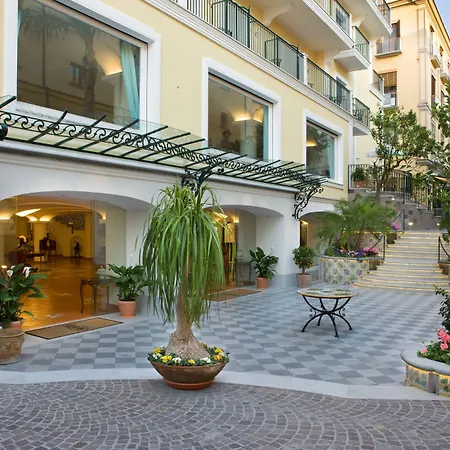 Grand La Favorita Sorrento