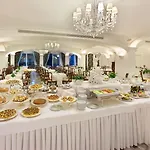Grand La Favorita