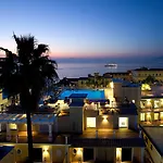 Grand La Favorita Hotel
