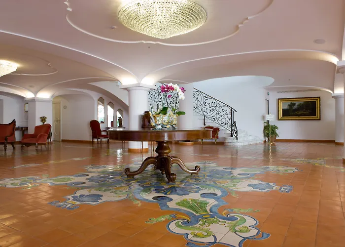 Otel Grand La Favorita 5*