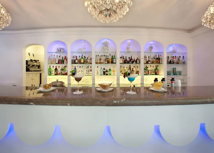 Otel Grand La Favorita 5*