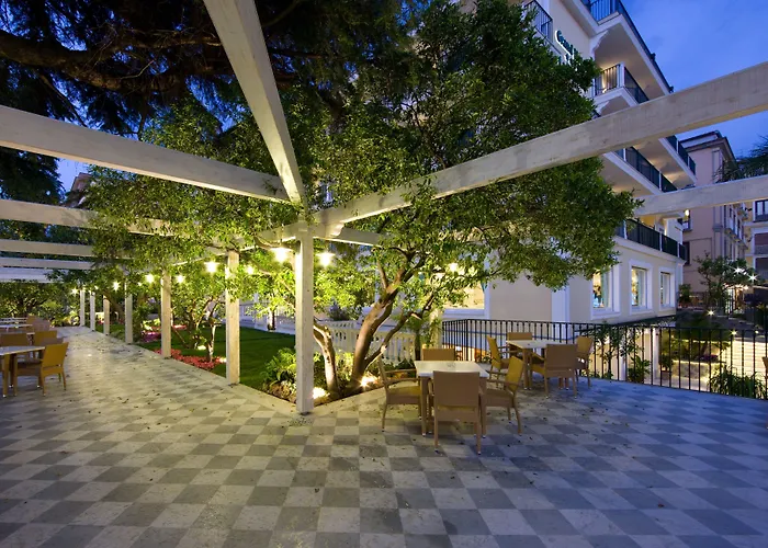 Grand La Favorita Otel Sorrento