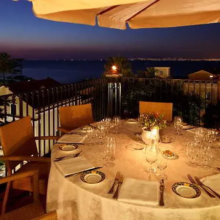 Grand La Favorita Hotel