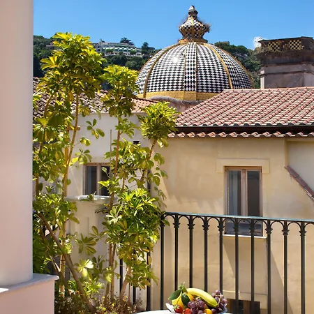 Grand La Favorita Hotel