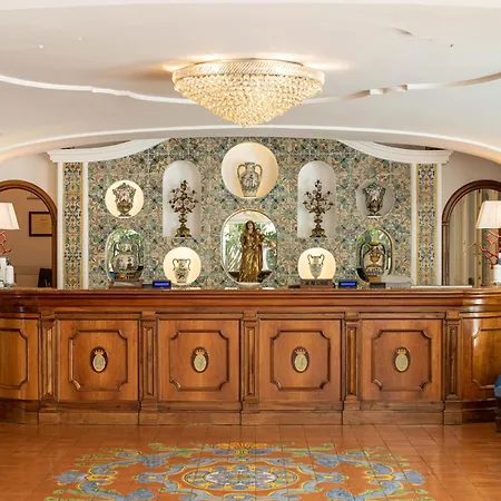 Grand La Favorita Hotel 5*