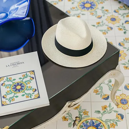 Grand La Favorita Hotel