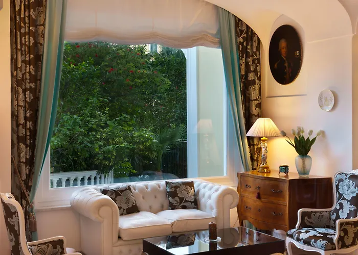 Grand La Favorita Hotel