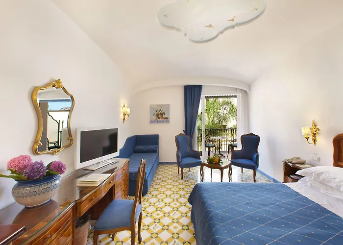 Grand La Favorita Hotel