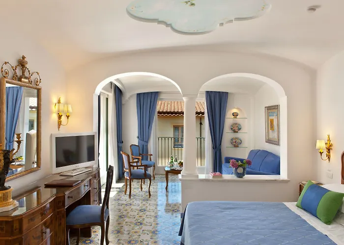 Grand La Favorita Hotel