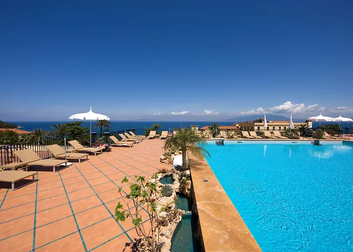 Grand La Favorita Hotel