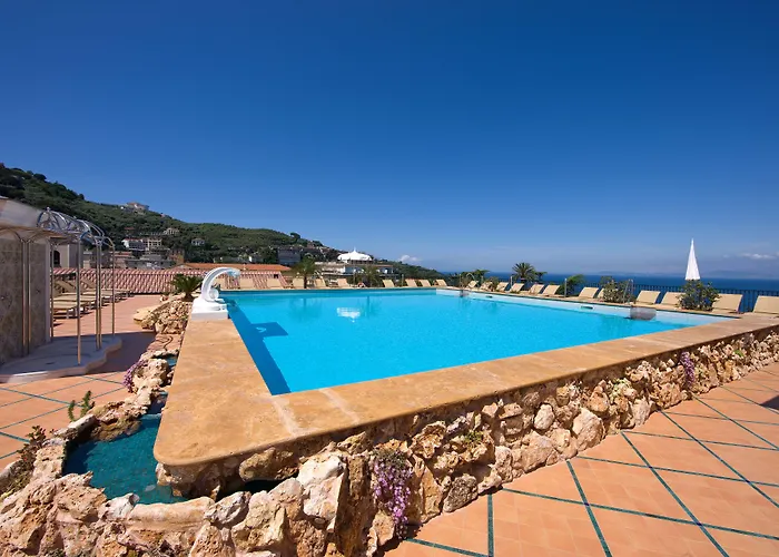 Grand La Favorita Hotel