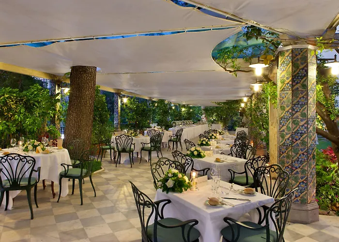 Grand La Favorita Hotel