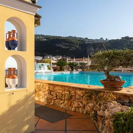 Grand La Favorita Hotel 5*