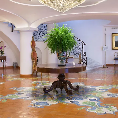 拉费沃利塔大酒店