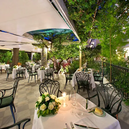 Grand La Favorita 5* Сорренто