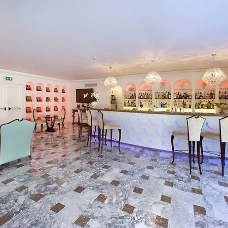 Grand La Favorita Sorrento