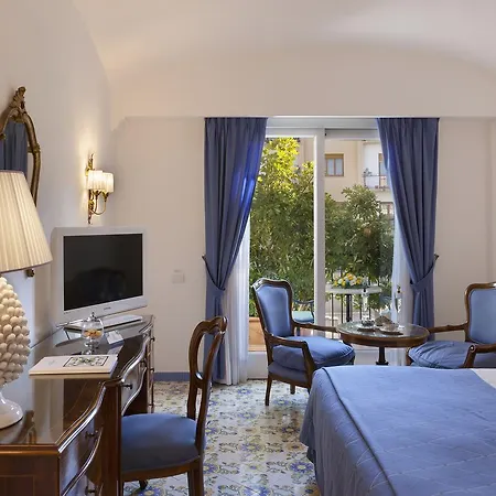 Grand La Favorita Hotel